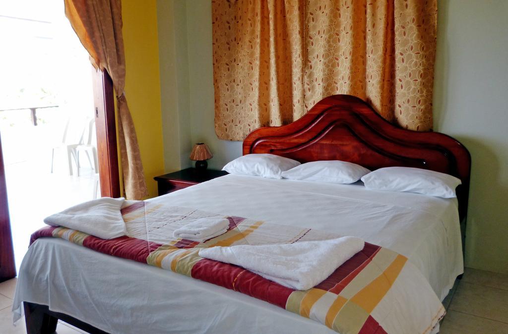 Casa Los Delfines Hotel Puerto Villamil Luaran gambar